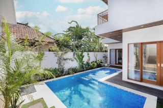 NEW Canggu Central Escape - 3BR Villa with Pool - Canggu - 3