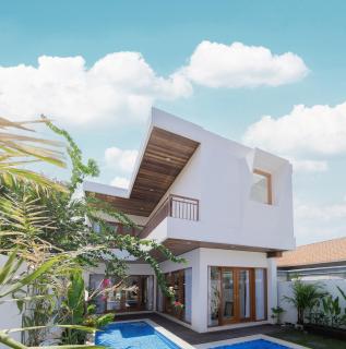 NEW Canggu Central Escape - 3BR Villa with Pool - Canggu - 0