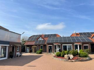 Modern House Gehrden auf 2 Etagen, Nice Garten, Barbecue, Contactless Check-in, free parking - Gehrden - 0
