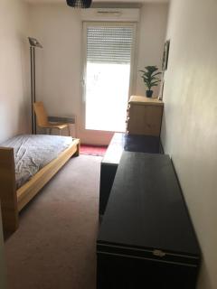 BEL ET SPACIEUX APPARTEMENT AVEC TERRASSES ET JARDINS EN RDC / COUR PROCHE RER B ET TRAM BANLIEUE PARIS SUD - 4