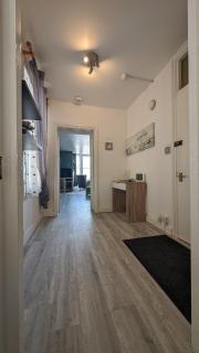 Spacious first floor apartment with gorgeous sea views - 1