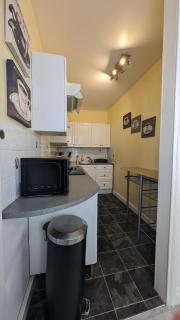 Spacious first floor apartment with gorgeous sea views - 4