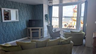 Spacious first floor apartment with gorgeous sea views - 8