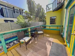 Hidden Gem Off Atlantic Ave, Just Steps From Beach - Delray Beach - 7