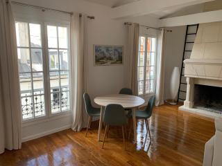 VUE SUR LA SEINE - Paris - 6