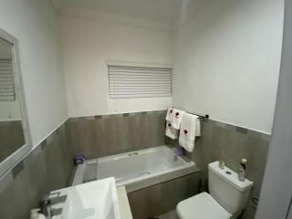 32 On Gill Road Self Catering - Cape Town - 8