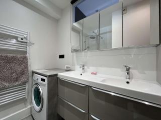 Appartement T2 rénové avec terrasse, climatisation, proche port et plage - 4 couchages, parking inclus - FR-1-229-880 - Gruissan - 1
