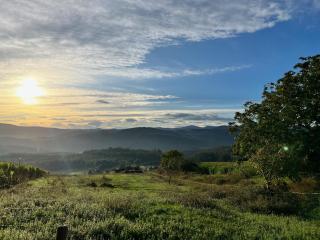 Casita feliz entre montañas y cerca del mar - 9