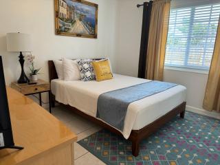Cozy 2 bedroom near intercoastal & beaches - 1
