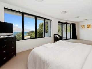 Lake and Mountain Ridge - Queenstown Apartment - Queenstown - 2