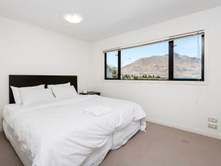 Lake and Mountain Ridge - Queenstown Apartment - Queenstown - 1