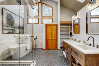 All-Season Chalet - 1