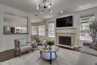 Spacious & Cozy Texas Gem with Private Pool - Plano - 3