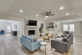 Gorgeous Sunny Home for Big Groups w Private Pool - Garland - 4