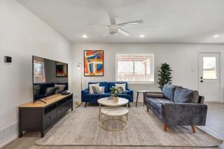 Luxury 4Bed 2Bath Hidden Gem w Backyard Oasis - Fort Worth - 1