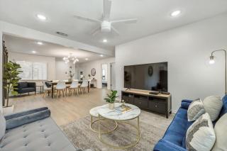 Luxury 4Bed 2Bath Hidden Gem w Backyard Oasis - Fort Worth - 3