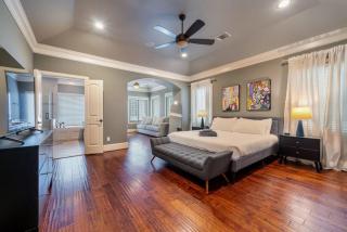 Houston Centrally Located w Backyard Pool Retreat - Houston - 5
