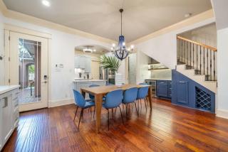 Houston Centrally Located w Backyard Pool Retreat - Houston - 3