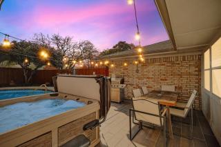 Stunning Modern Rustic House - Pool Playroom Patio - Plano - 3