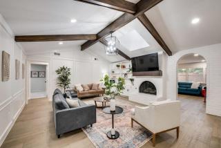 Stunning Modern Rustic House - Pool Playroom Patio - Plano - 4