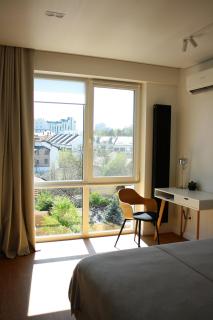 Your Home in Chisinau: Private Parking and Peaceful Stay - Chişinău - 4
