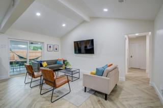 Serene 4-Bed Getaway - Hot tub & Fire Pit - 5