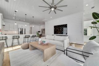 Upper Class - Orange Beach - 6