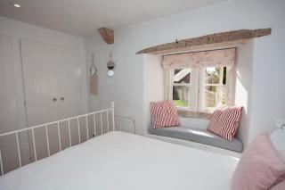 Charming Country House Nr Bath - 4
