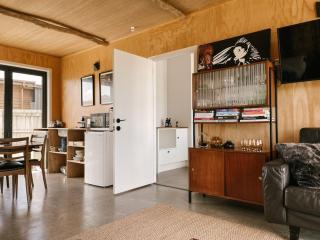 Retro Style Beach Retreat - Matarangi Holiday Unit - Matarangi - 3