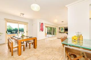 Villa Anassa Privat Pool Near Beach - 8