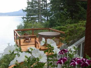 The Tuwanek Hotel and Spa - Sechelt - 3