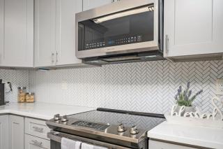 Relax in a Modern Luxury 1BD in Sylvan Hills - Atlanta - 3