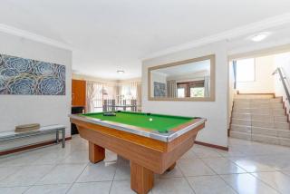 Luxurious Modern 4 bed home - 9