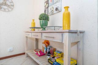 Luxurious Modern 4 bed home - 3