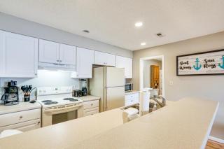 Waterfront Condo with Deck on Lake of the Ozarks! - Lake Ozark - 2