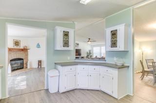 Lakefront Prosperity Home with Private Boat Dock - 3