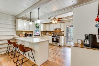 Dog-Friendly Hiawassee Cabin with Decks and Fire Pit! - Hiawassee - 2