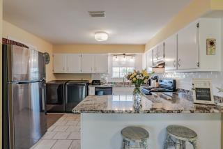 Stylish Condo with a view of the water - Dauphin Island - 8