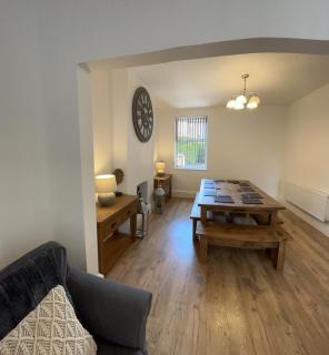Beautiful 4BR Home near Chester Racecourse - 1