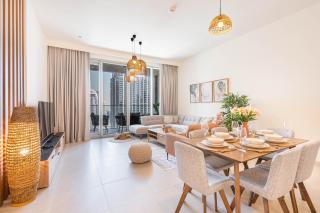 Luxury 3BHK, Burj Khalifa & Dancing fountain view - Dubai - 4