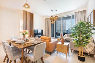 Luxury 3BHK, Burj Khalifa & Dancing fountain view - Dubai - 1