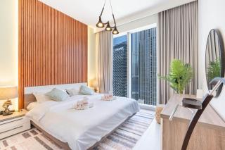 Luxury 3BHK, Burj Khalifa & Dancing fountain view - Dubai - 9