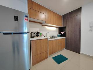 Trefoil Setia Alam 28#Walking Distance Convention Centre# Shopping Mall 2 Bedroom 2-4Pax - 4