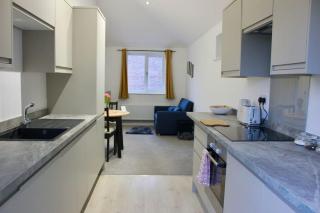 Modern 1BR Guest Lodge - Free Parking - Near LGW Airport - Crawley - 0