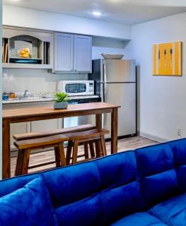 Perfectly Located Stay at Med-Center Pool & Gym - Houston - 1