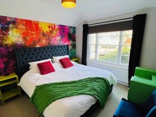 Entire Stylish Colourful Two Bed Flat in Clifton - Bristol - 9