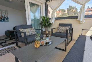 Prime Location Penthouse apt with a large terrace - 2