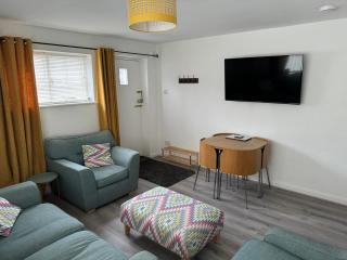 The Old Coach House - 8