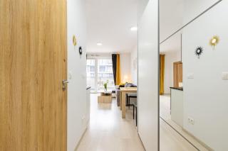Cityscape Oasis: Active Studio Heaven - Bratislava - 4