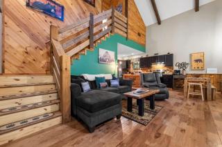 'Beary Cozy Cabin' - Dogs Welcome Ellijay-HotTub - Ellijay - 2